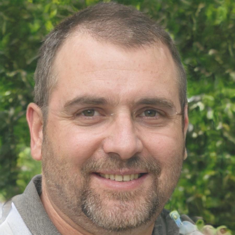 Portrait of satisfied client Magnus Lindqvist